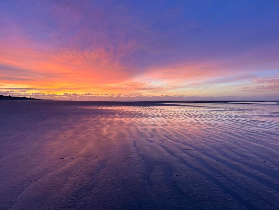 5. Home page gallery - Sunrise on beach (copywrite Lesley Warrington)